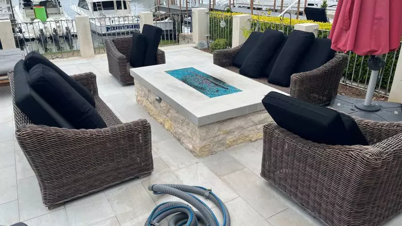 outdoor furniture cleaning
