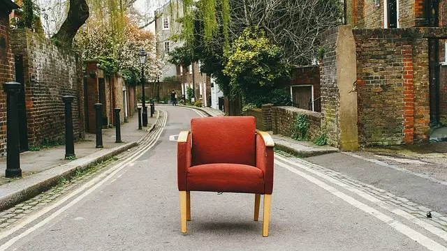 outdoor furniture cleaning